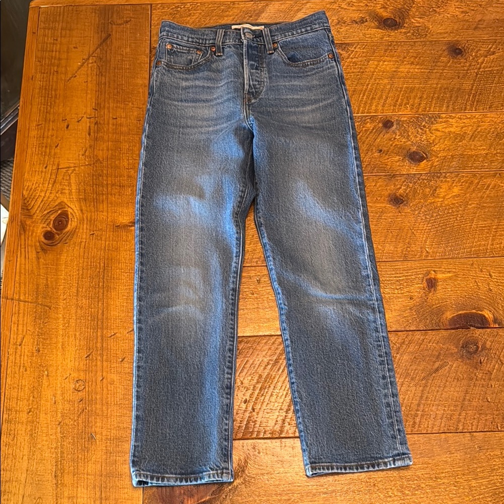 Levi’s Wedgie Straight Jean